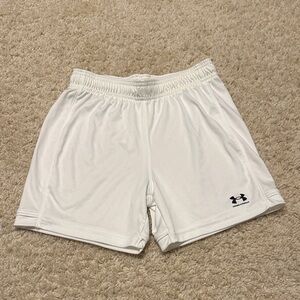 Boys under Armour shorts, size medium.
